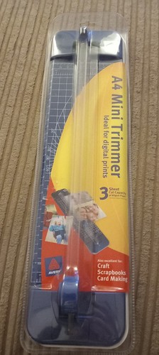 Avery mini trimmer - a4,