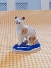 Antique Samson Chelsea Pottery, Small Cat Figurine On Blue Pillow. Anchor Mark 