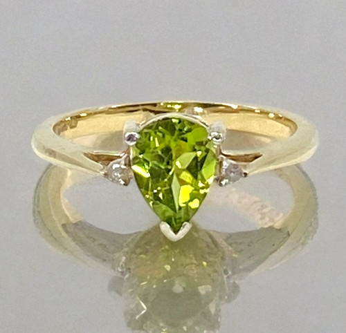 Peridot diamond ring 9ct gold - diamond,
