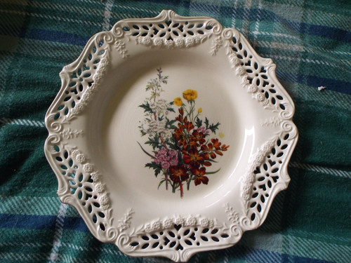 Royal creamware buttercups - creamware, buttercups.