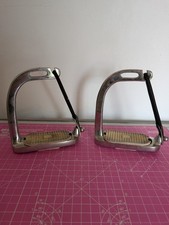 4.5" Peacock Safety Stirrups