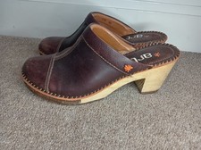 The Art Company Ladies Brown