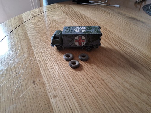 Dinky toys military - dinky,