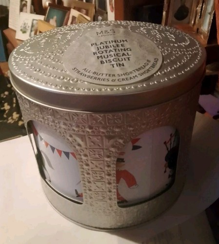 Queen platinum jubilee - m&s,