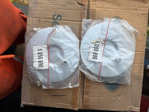 Genuine ford centre caps - centre,