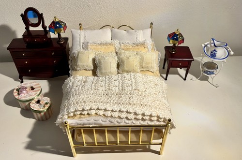 Vintage dolls house victorian - vintage,