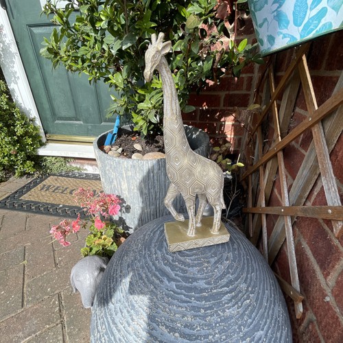 Giraffe inches statue - 11.5,