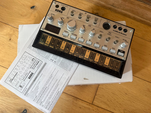 Korg volca bass analogue - korg,