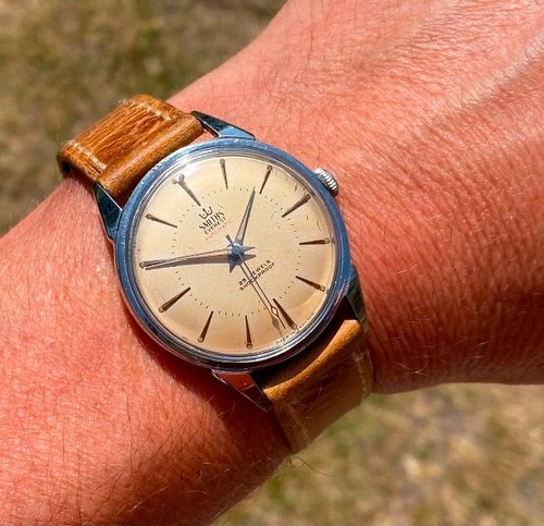 Vintage smiths everest