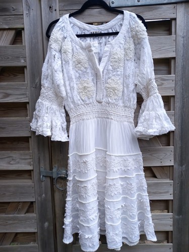 White lace knee length dress - knee,