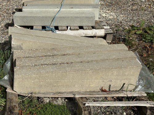 Concrete drop kerb stones - ,