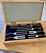 Ragg England Tuning Forks Set of 6 In Original Box Excellent Condition Complete