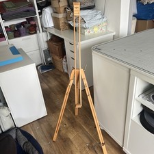 Reeves Portable Artist Easel. Adjustable Height. Excellent Condition