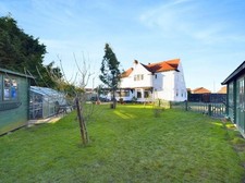 Spacious & Substantial Detached House at Lincolnshire coast. Valued £420,000