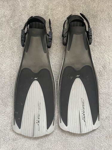 Beaver phantom diving flippers