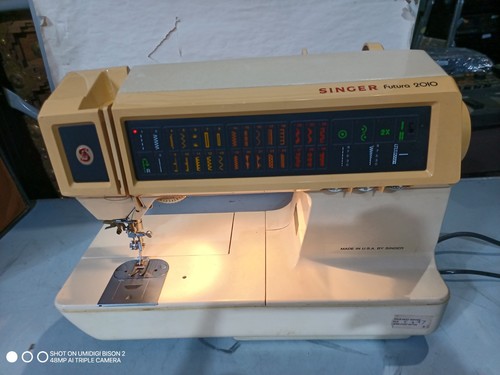 Singer futura 2010 - singer,