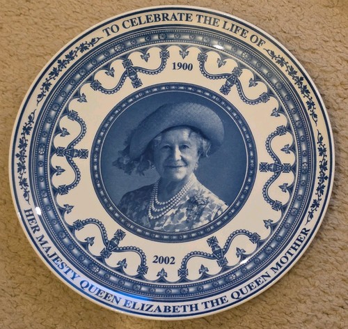Wedgwood queen mother plate - mother,
