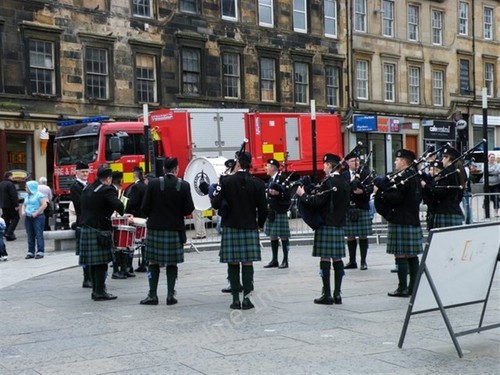 Photo 6x4 kilbarchan pipe band - photo,