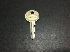 ROMAC  car /van key  FS 892