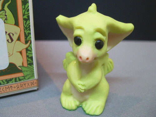 Pocket dragons shy - , '