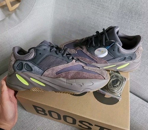 Yeezy boost 700 yzy - yeezy,