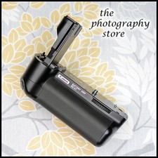 Canon EOS 300D Battery Grip BG-E1  Digital SLR  BOXED - NOT the camera FREE POST