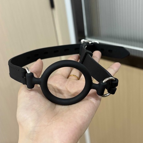 Open mouth gag ring - open,