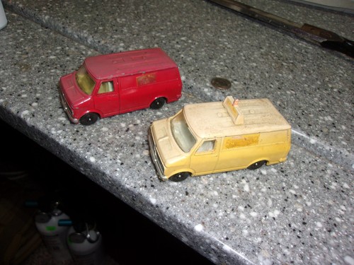 C24 old toy - truck, pair
