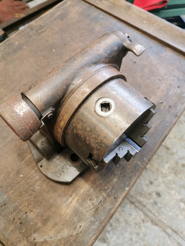 Large universal dividing head - dividing,