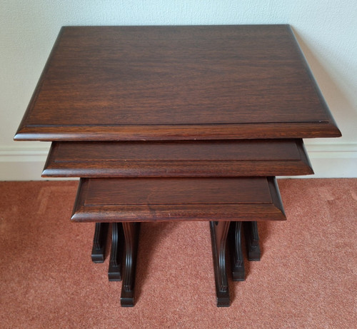 Frenni solid mahogany nest - , of