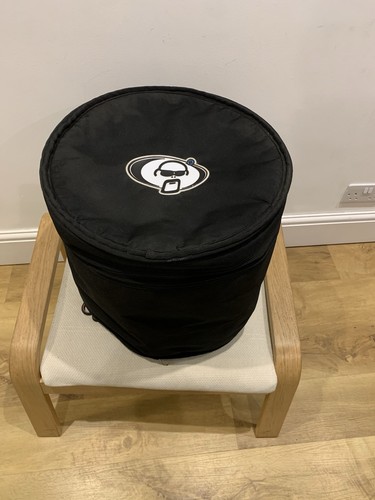 Protection racket floor - floor, tom