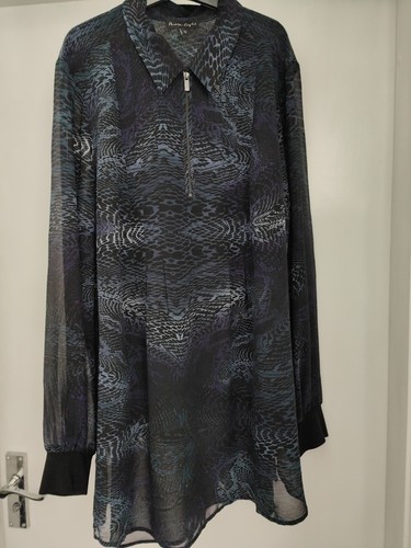 Floaty lined navy patterned - lined,