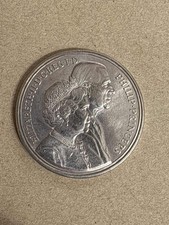 ROYAL FAMILY 1947-1997 Queen Elizabeth Prince Philip Golden Wedding UK £5 Coin