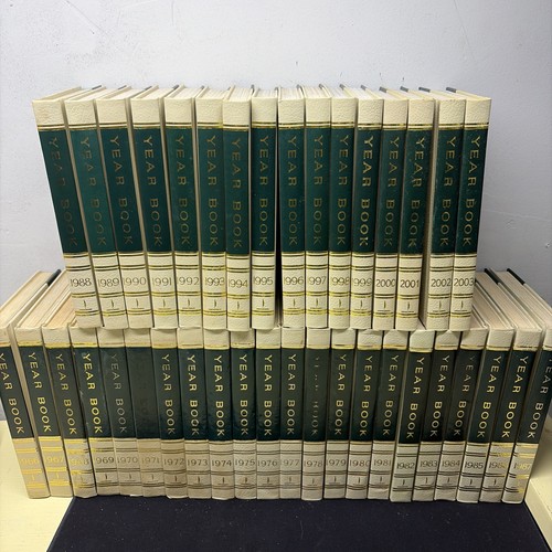 Vintage the world book - world,