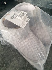 Brand New Ladies Grey Totes Isotoner Knit Boot Slippers Size 4