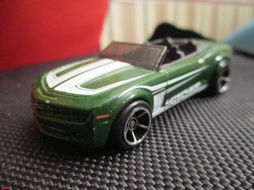 Hot wheels chevrolet camaro - hot,
