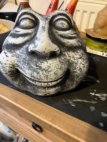 Large face mood - , stone