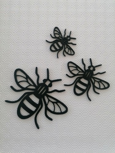 Manchester bee family - family, wall