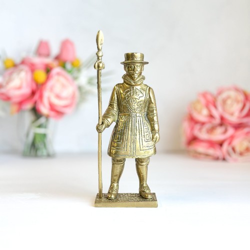 Vintage brass beefeater - vintage,