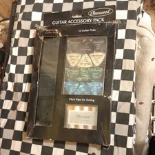 Guitar Accessory Pack For The Acoustic Guitar And Electric Guitar