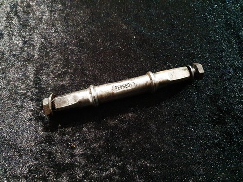 Vintage peugeot bottom bracket - bottom,