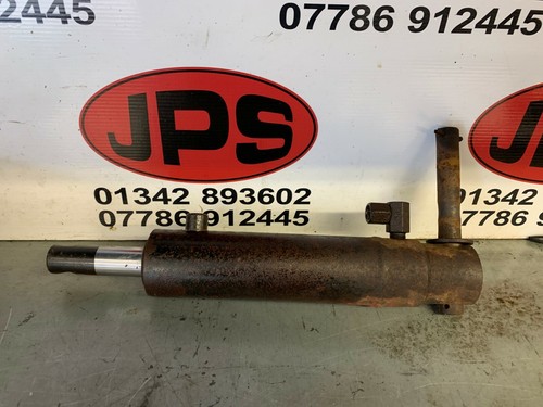 Hydraulic ram flail - -, head