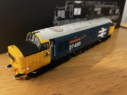 Accurascale 37420 the - oo,