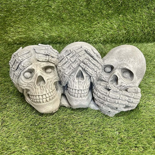Three skulls concrete - concrete, large