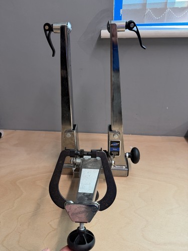 Park wheel turning - wheel, stand