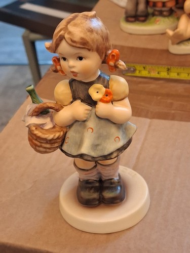 Hummel little visitor hum - little,