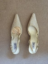 Bridal shoes women size 6, Ivory Colour, Beaded Top Of Shoe, Elegant Style