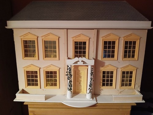 Dolls house accesseries - dolls,