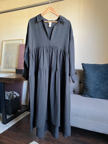 Black flowing neck - flowing,
