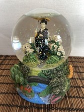 Past Times Madama Butterfly Opera Musical Wind Up Glass Snow Globe.           
